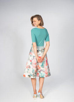 buntes Kleid mit A-Rock