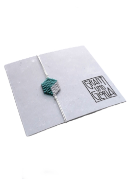 feines Armband mit Glasperlen