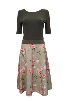 Bunt gemustertes Kleid