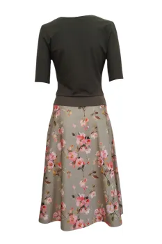 Bunt gemustertes Kleid