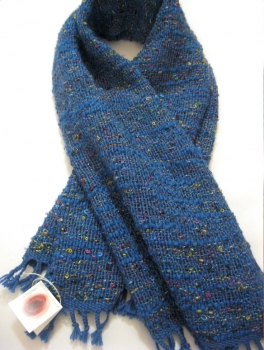 gewebter Schal in blau