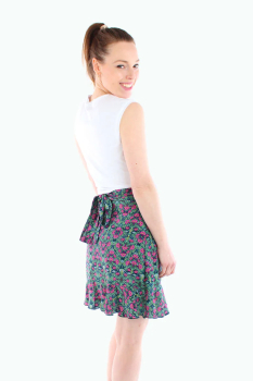 Cropped T-Shirt mit Knoten