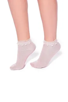 Kurze Socken mit Perlen