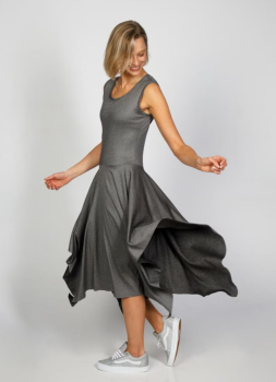 silber-graues Kleid mit asymmetrie