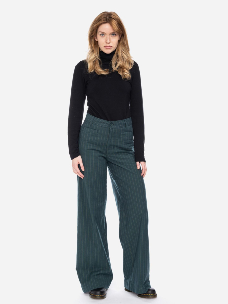 Damenhose mit Nadelstreifen