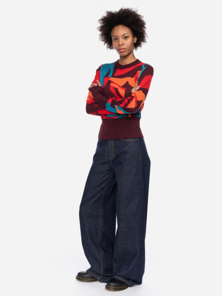 rot gemusterter Pullover