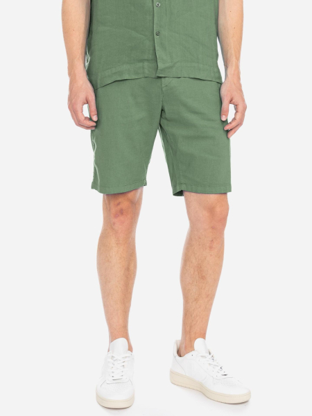 Shorts aus atmungsaktivem Materialmix