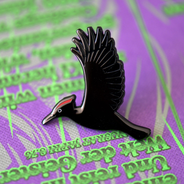 Emaille-Brosche Vogel
