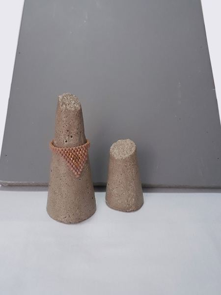 Ring aus Glasperlen