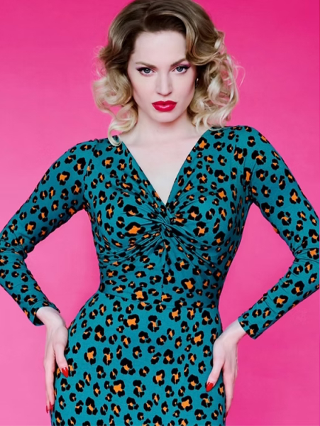 Langarm-Kleid mit V-Ausschnitt