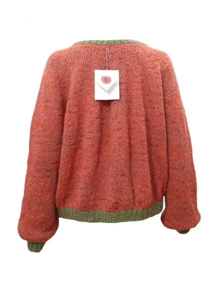 handgestrickter Wollpullover