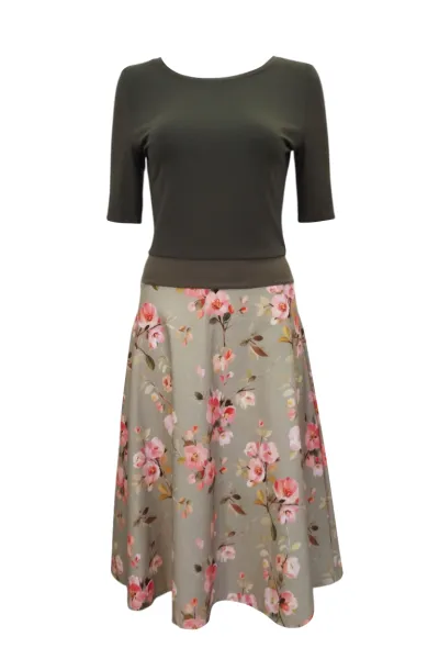 Bunt gemustertes Kleid