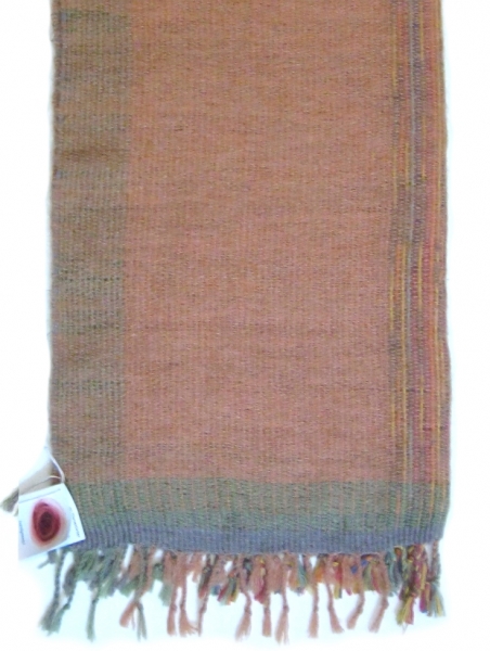 weicher Schal in pastellfarben