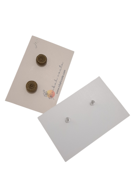 kleine, runde Ohrstecker