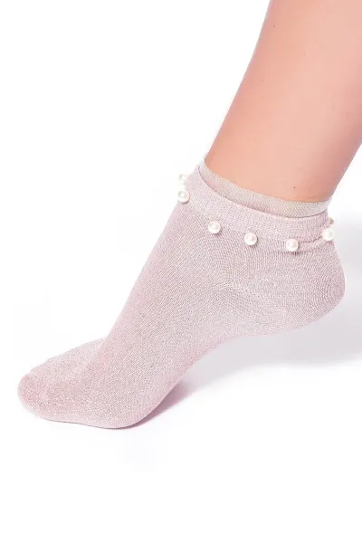 Kurze Socken mit Perlen