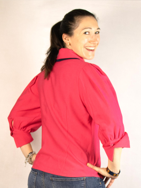 Bluse in kräftiger Farbe