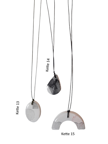 Keramik auf zarter Kette