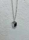Kette mit Würfel-Anhänger